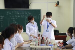 Học văn bằng 2 Dược mất bao lâu?