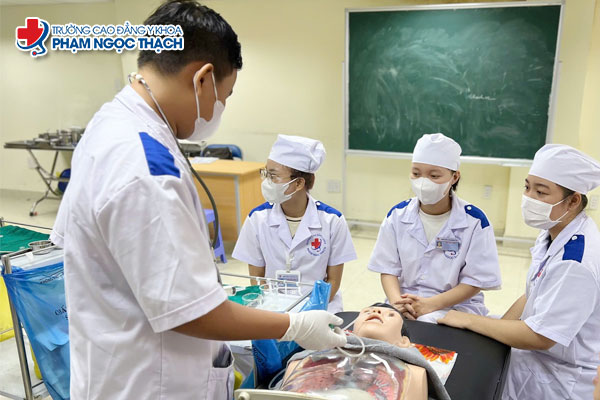 Ưu – nhược điểm khi học liên thông Cao đẳng Y sĩ đa khoa